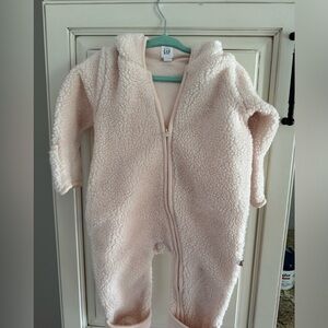Gap 6-12 month winter bunting